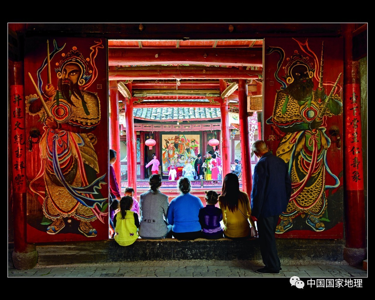 【星空官网登录】小户型也能装吧台 谁说面积小还不能有追求了?(图1) 星空官网登录